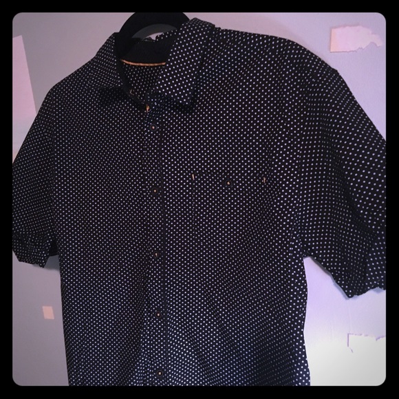 Button down shirt - Picture 1 of 8